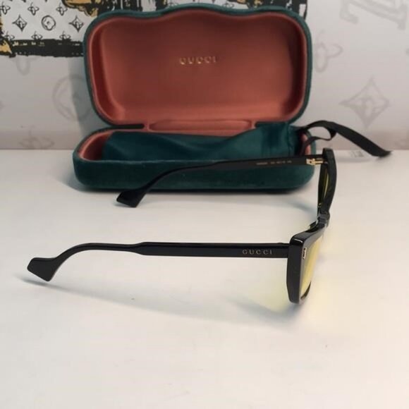 New Authentic Gucci GG626S 002 Sunglasses – Black Frame with Yellow Lenses ✨ - Picture 10 of 13
